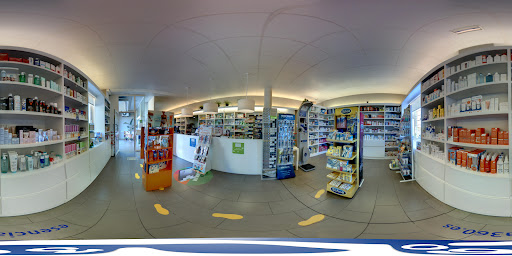 Farmacia Yolanda Borraz.