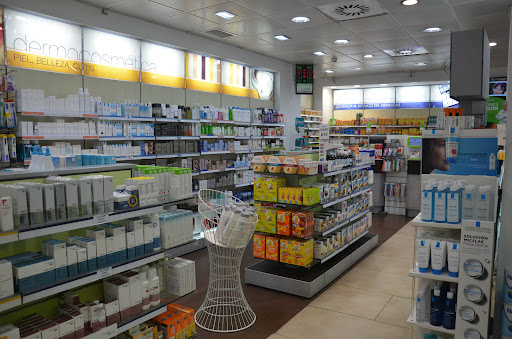 Farmacia Lcdo. Jose Mª Fernández Valencia Bravo de Laguna y Lcda. Julia Rodríguez Guerra