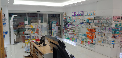 Farmacia LA CIEL Ldo. Julio Ladrón de Guevara Mellado