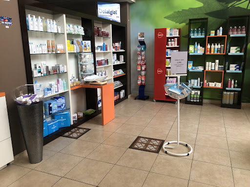 FARMACIA AKOS LDA. ALBORADA MARTINEZ PACHECO