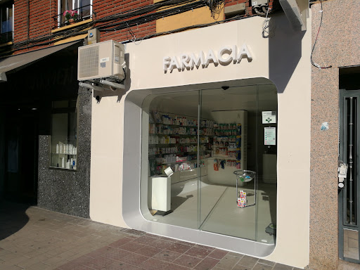 Farmacia Carrera Huerta, C.B. (Ldos. Alfonso Carrera Aguado y Mª Almudena Huerta Albarrán)