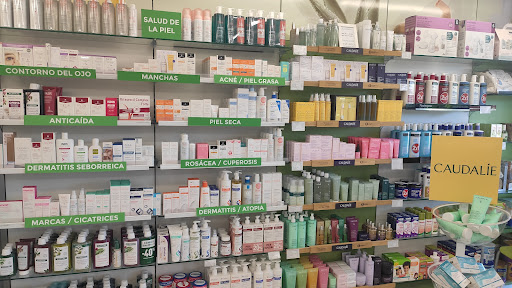 Farmacia Arturo Eyries (Lda. María Dolores Parra Astorgano)