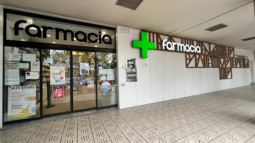 Farmacia El Juncal abierta 24 horas los 365 dias del año