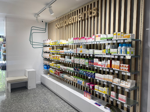 Farmàcia Central les Bòbiles (b18 farmacia)