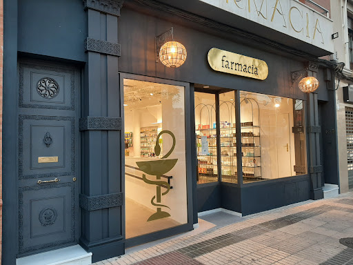 Farmacia Lcdo. Manuel Carvajal