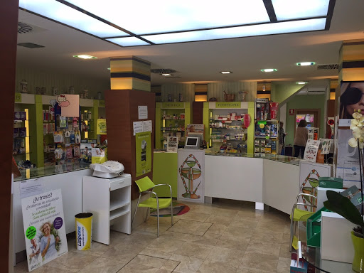 Farmacia Óptica Omedas Moros C.B.