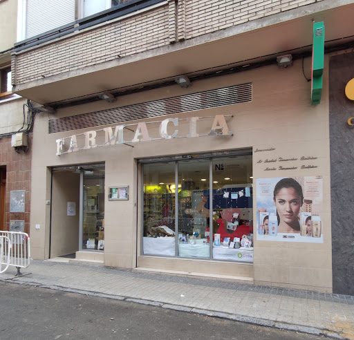Farmacia, licenciadas María Isabel Tarancón Beltran , Marta Tarancón Beltran