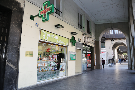 Farmacia Virginia Barrau Centro de Zaragoza, Especialistas en dermocosmética. 12 horas. Desde 1924