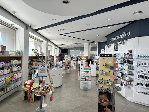 Farmacia El Higuerón ( 365 Días, 13 Horas)